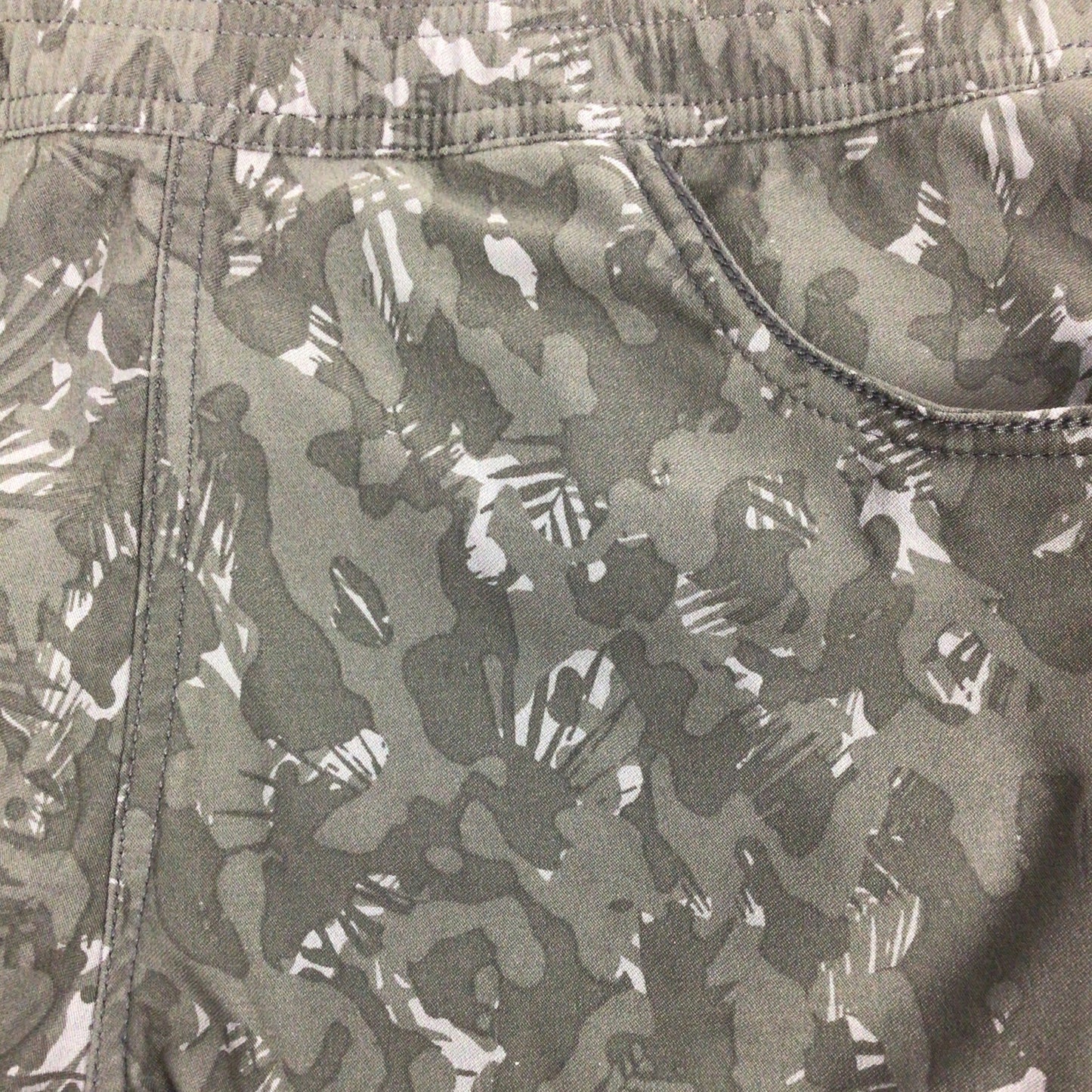 Prana Halle E-Waist Short II W 6 Green Camo