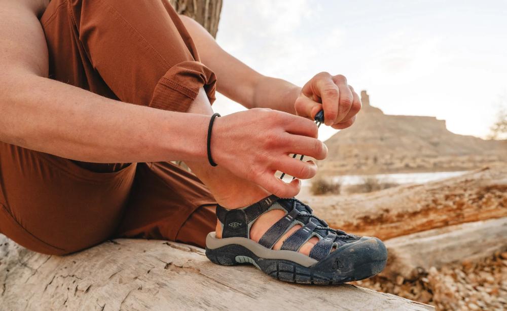 Keen - Newport H2 - Women's - Navy/Magnet