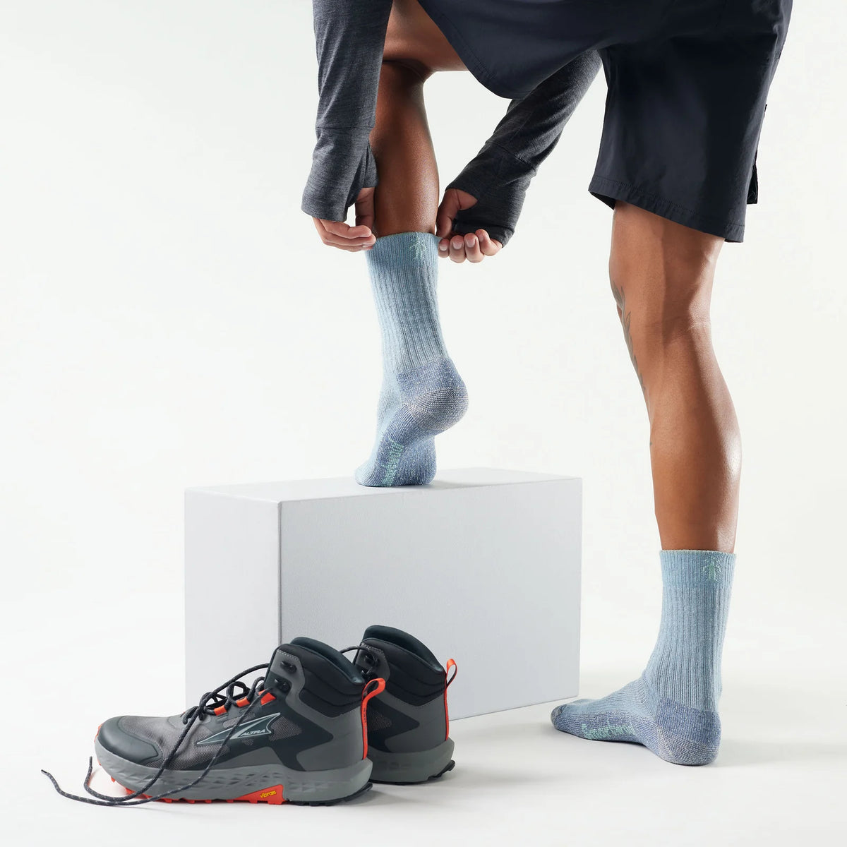 Smartwool - Hike Classic Edition Full Cushion Crew Socks - Men's - Serene Blue