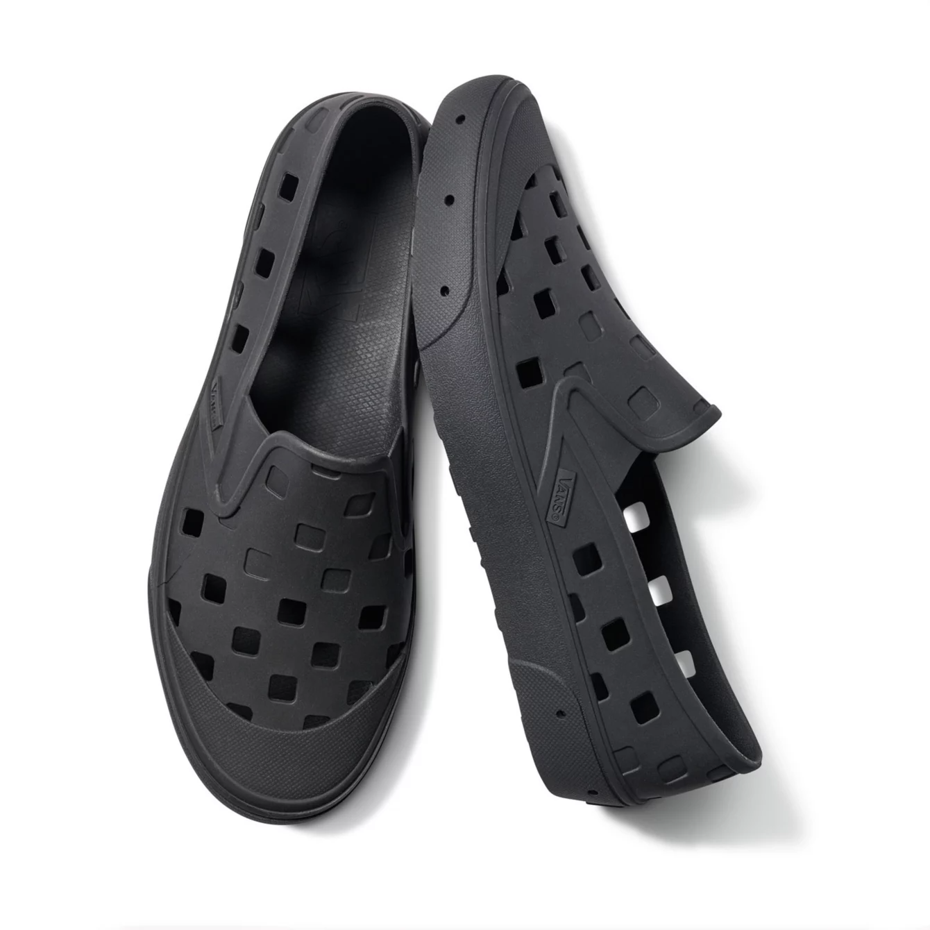 Vans - Slip-On Trek - Unisex - Black