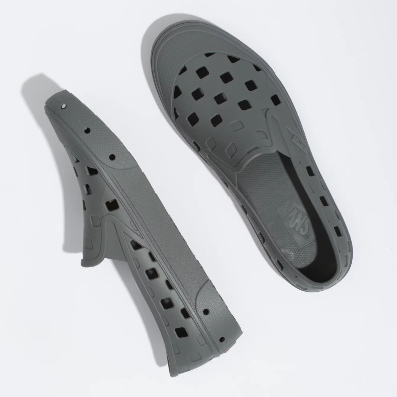 Vans - Slip-On Trek - Unisex - Black