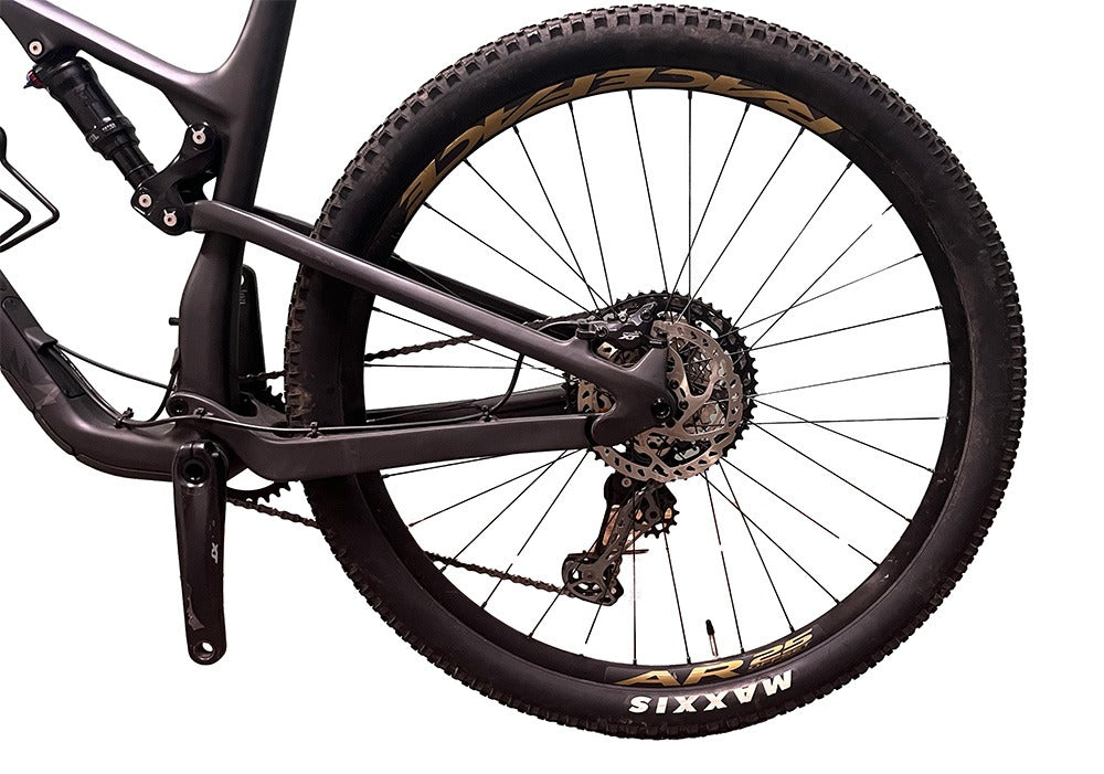 Demo Element C70 - Raw/Gold