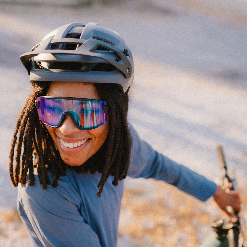 Smith - Wildcat - Matte Black//ChromaPop Low Light Rose Blue Mirror