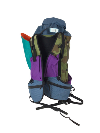 CLASS 4 DESIGNS 40L PACK CAMO/PURPLE