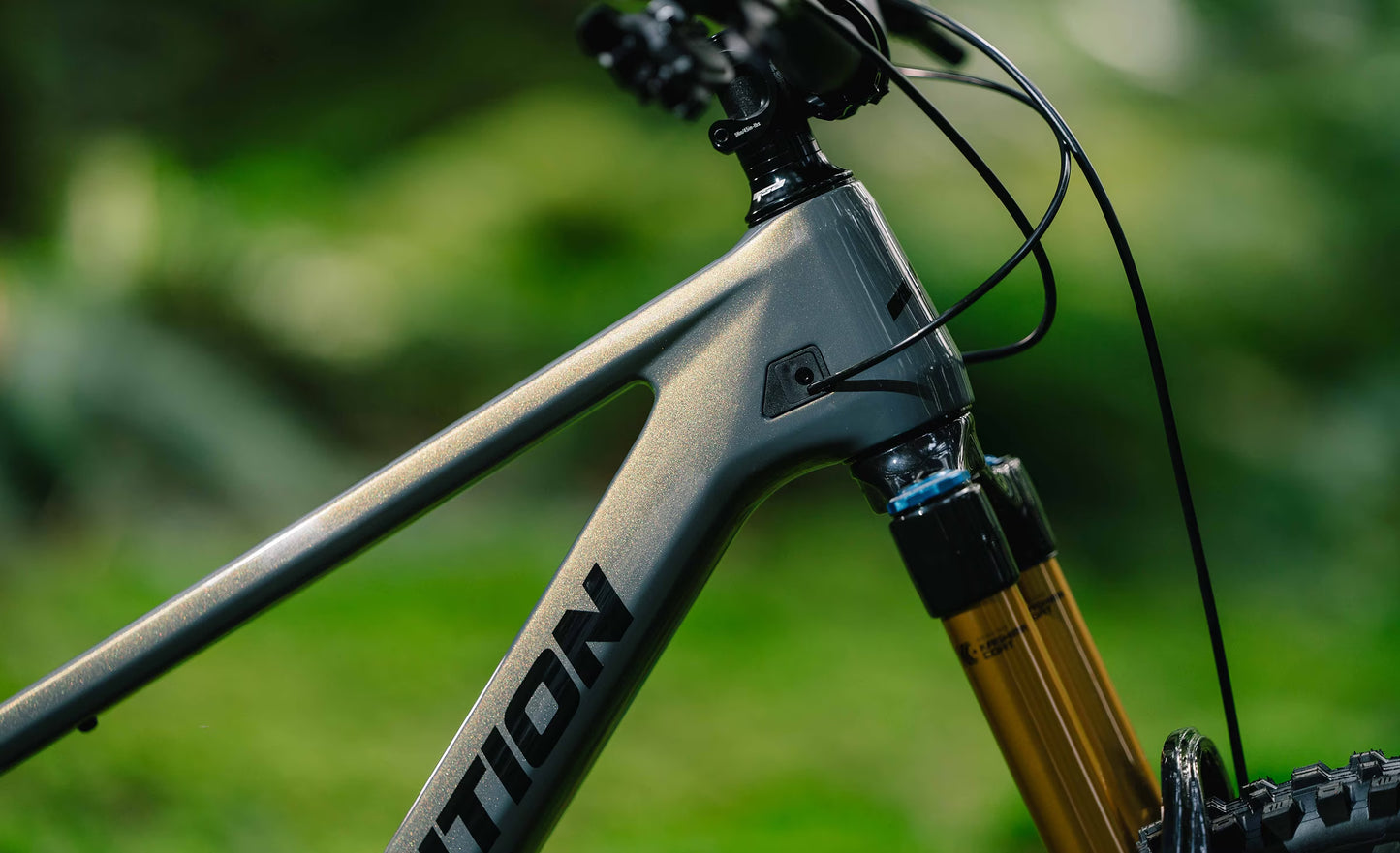 Transition - Sentinel Alloy Eagle 70 - Desert Musk