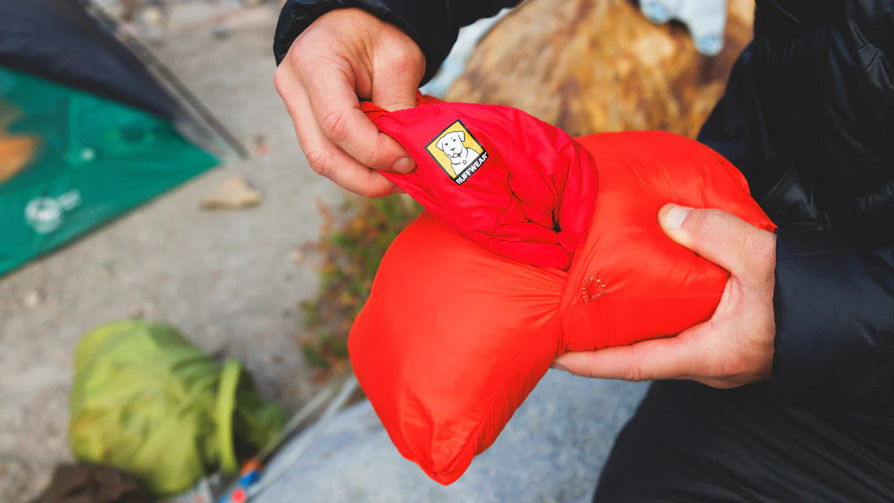 Ruffwear - Palisades Sleep Poncho - Red Currant