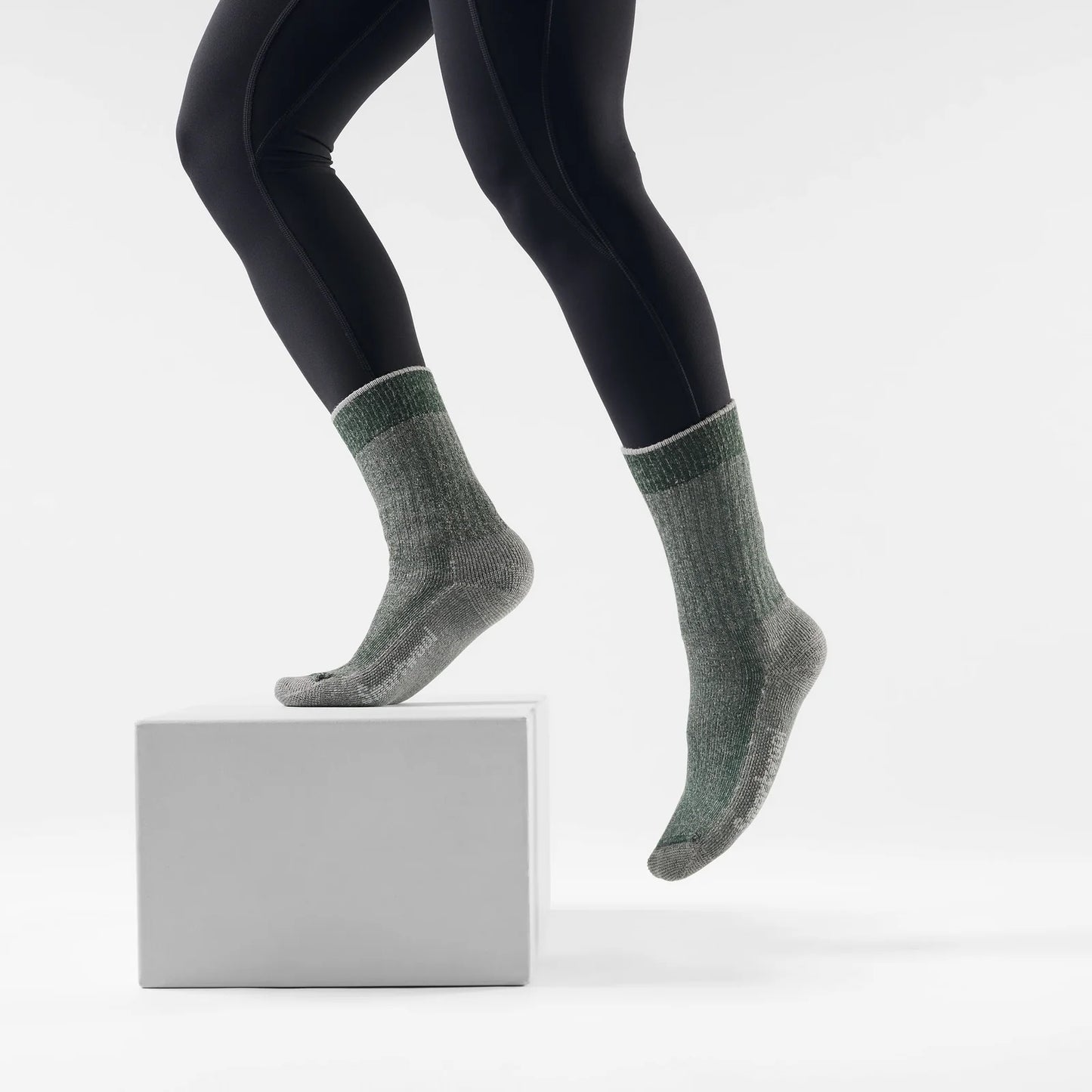 Smartwool - Hike Classic Edition Extra Cushion Second Cut Crew Socks - Dark Sage