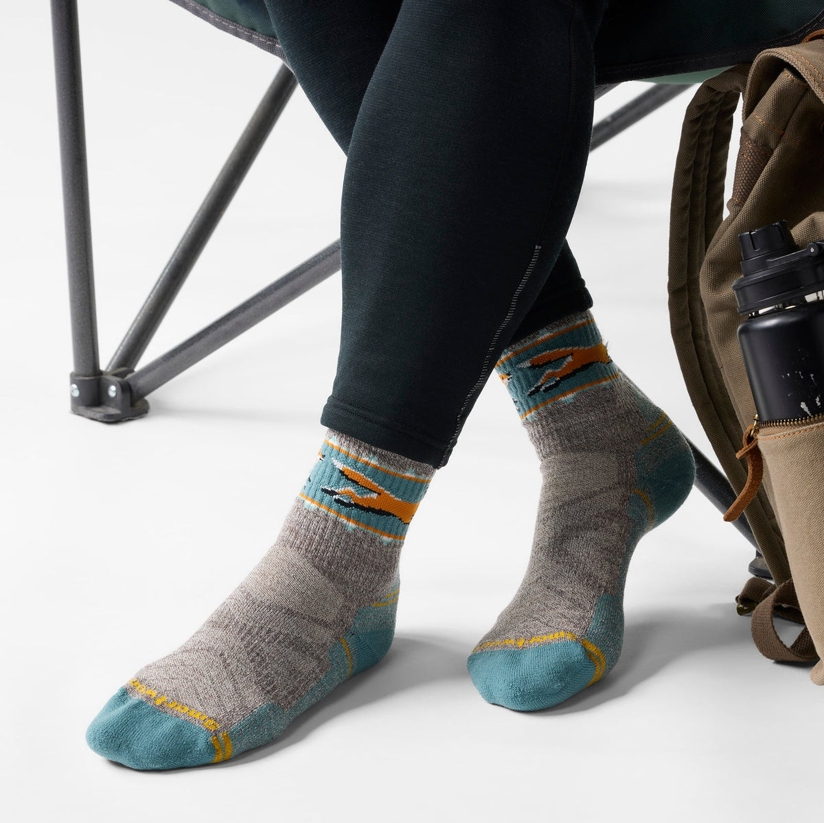 Smartwool - Women's Hike Light Cushion Fox Meadow Mid Crew Socks - Taupe Natural Marl