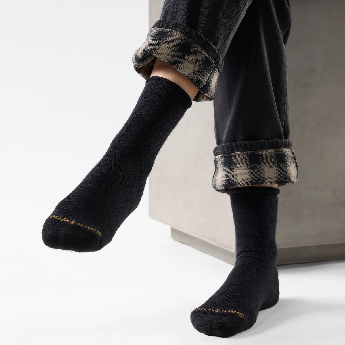 Smartwool - Women's Everyday Roll Top Crew Socks - Black
