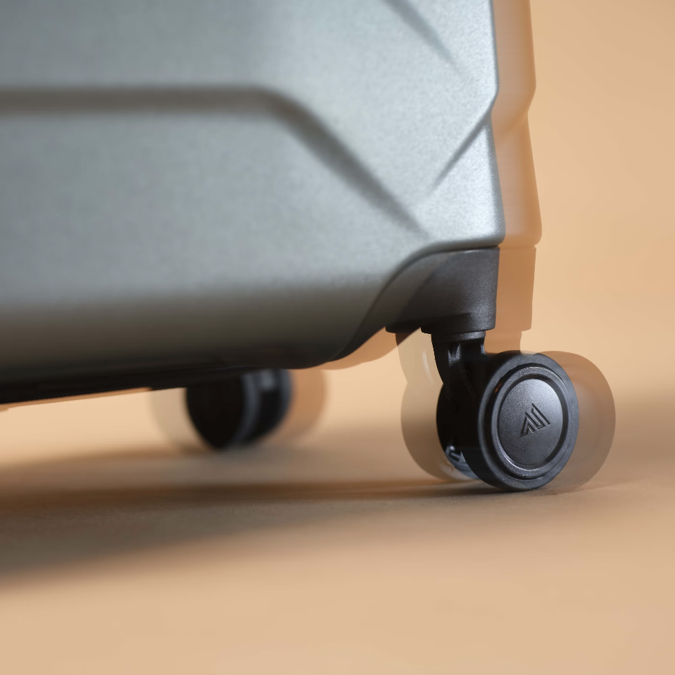 Gregory - Cache Carry On Spinner - Black Lichen