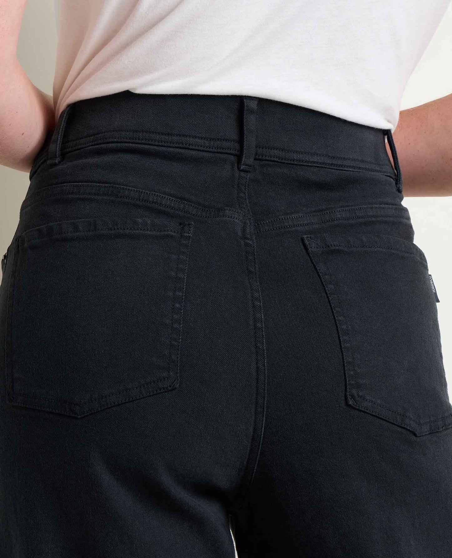 Toad and Co - Balsam Cut Off Pant - Women's - Washed Black