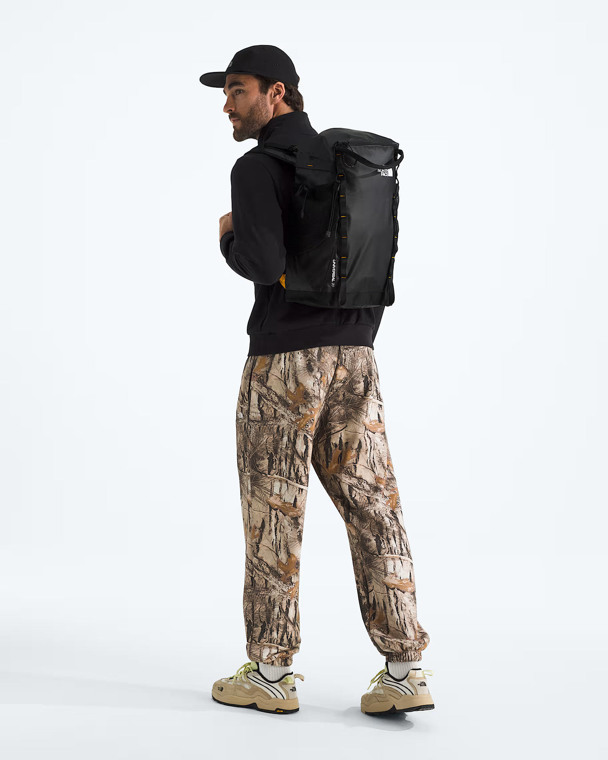 The North Face - Universal Daypack - TNF Black/Summit Gold