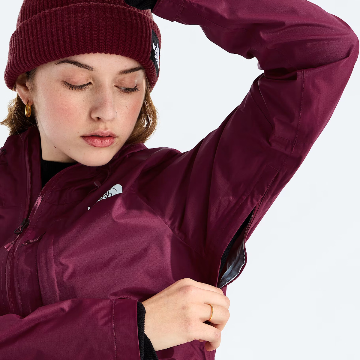 The North Face - Alta Vista Rain Jacket - Women's - Burgundy Crush