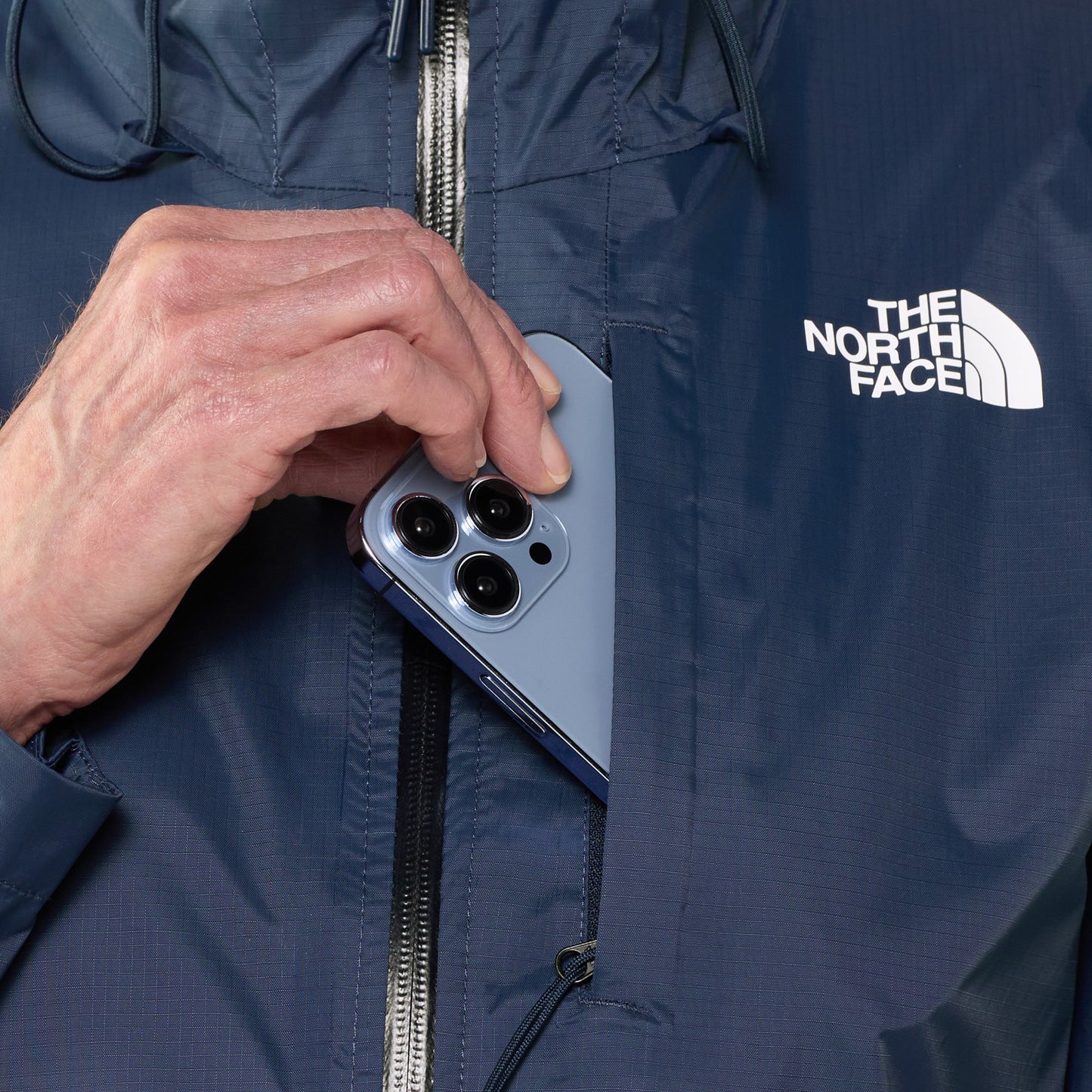 The North Face - Alta Vista Rain Jacket - Women's - Summit Navy