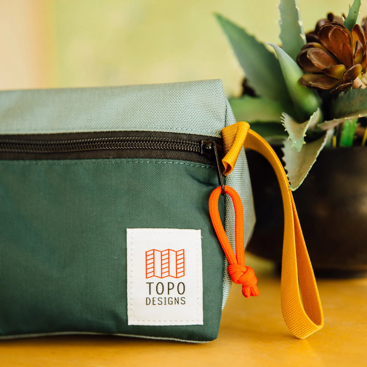 Topo Designs - Dopp Kit - Beetle/Khaki