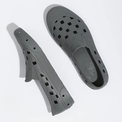 Vans - Slip-On Trek - Unisex - Black