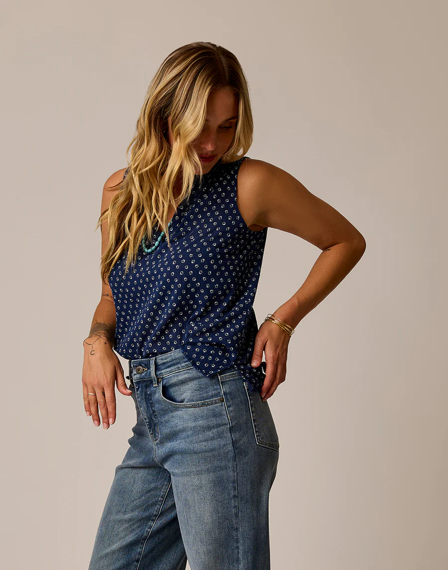 Carve Designs - Dylan Tank - Women's - Petite Bloom