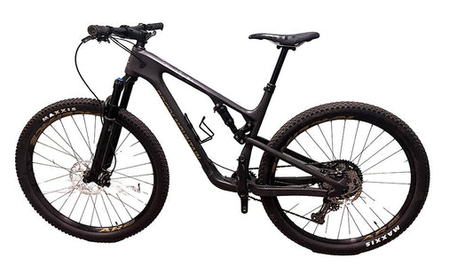 Demo Element C70 - Raw/Gold