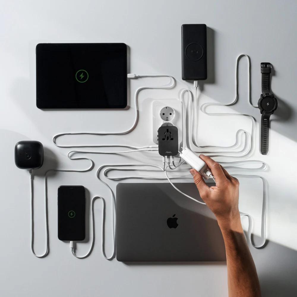 Matador - Global Travel Adapter - Black