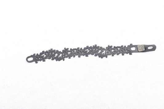 Alixandra Barron - Narrow Cluster Flower Bracelet
