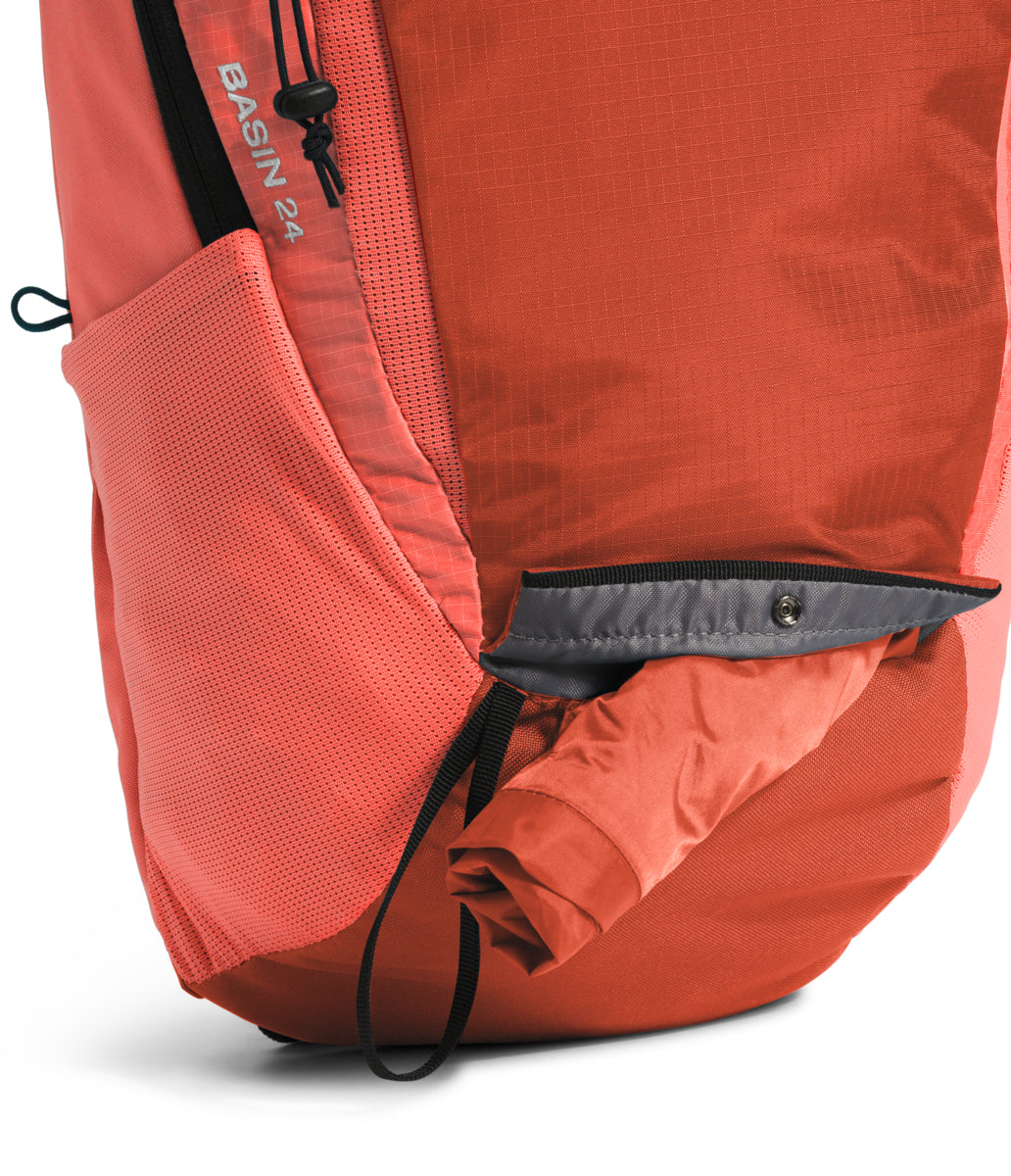 The North Face - Basin 24 Pack - TNF Black/TNF Black-NPF