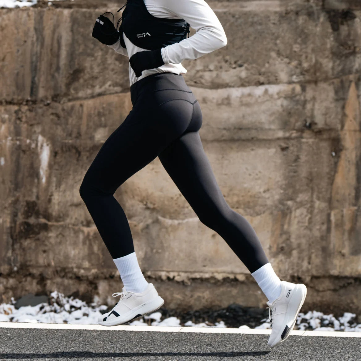 Mount To Coast - Women's R1 - White