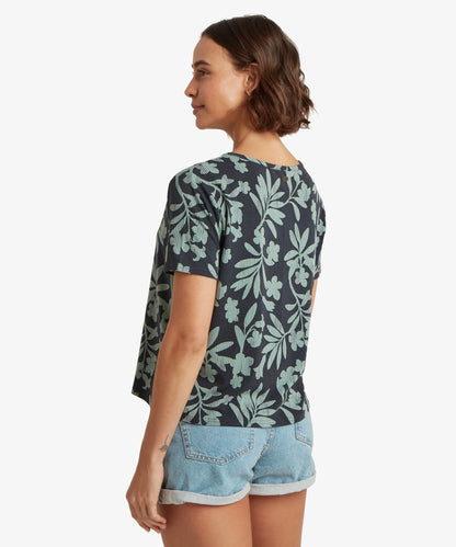 Sherpa - Neha Relaxed Tee - Black Gurans