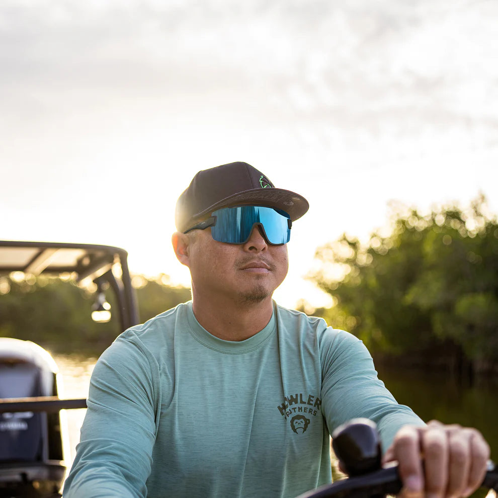Smith - Wildcat - Black; ChromaPop Polarized Blue Mirror