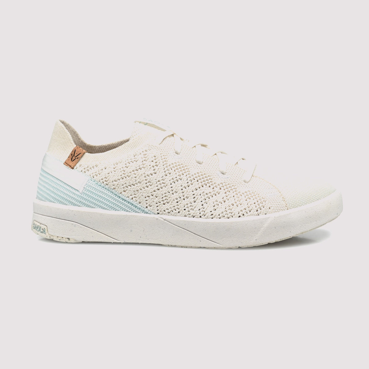 Tsavo 3 W White Pale Blue